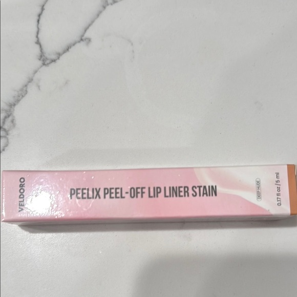 Veldoro Other - ❤️NWT- Veldoro- Lip Liner Stain